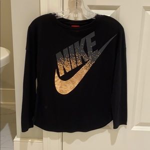 Nike long sleeve shirt girls large